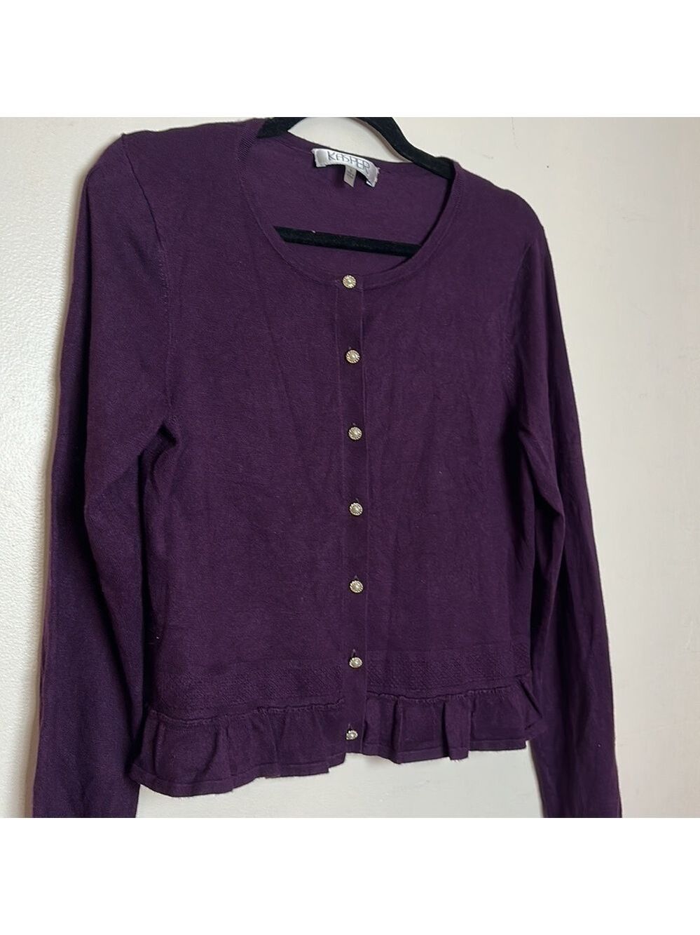 Kasper Pearl Button Fine Knit Ruffle Hem Crewneck Cardigan in Deep Plum Purple